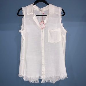 Umgee white sleeveless top with fringe.  Size M.